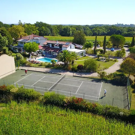 Domaine De Millox 4* Saint-André-de-Seignaux