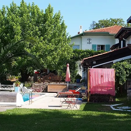 ベッド・アンド・ブレックファスト Domaine De Millox Saint-André-de-Seignaux
