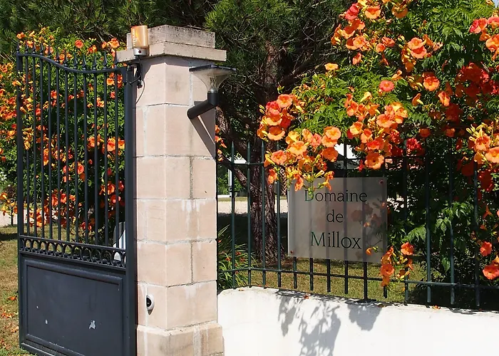 Domaine De Millox Oda ve Kahvaltı 4*